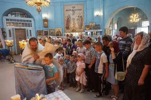 Освящение винограда и плодов в храмах