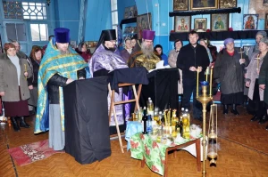 Совершение таинства Елеосвящения в храме