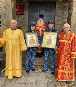 Принесение икон святых Великомучеников в СИЗО-2