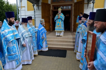 Архиерейское Богослужение в храме г. Новозыбкова Архиерейское Богослужение в храме г. Новозыбкова