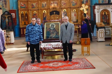 Принесение Балыкинской иконы в храм села