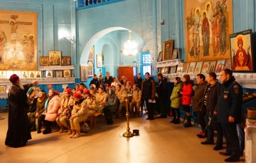 Встреча волонтеров и юноармейцев в храме Встреча волонтеров и юноармейцев в храме