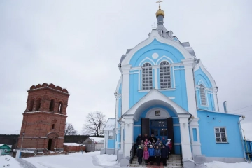 Школьники посетили сельский храм Школьники посетили сельский храм