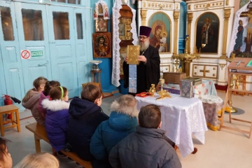 Школьники посетили сельский храм Школьники посетили сельский храм