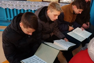 Школьники посетили сельский храм