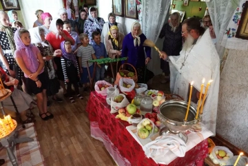 Освящение плодов в селе Лобановка Климовского района Освящение плодов в селе Лобановка Климовского района