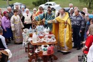 Освящение нового меда в приходе
