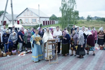 Освящение плодов в храме Освящение плодов в храме