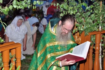 Праздник Пятидесятницы в храме Праздник Пятидесятницы в храме
