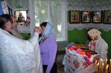 Празднование в честь Честных Древ Животворящего Креста Господня и освящение нового меда в храме Празднование в честь Честных Древ Животворящего Креста Господня и освящение нового меда в храме