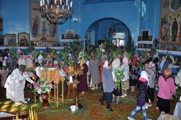 Праздник Пятидесятницы в храме
