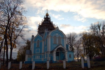 Воздвижение креста на купол храма