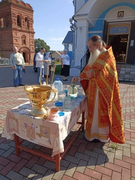 Освящение нового меда в приходе Освящение нового меда в приходе